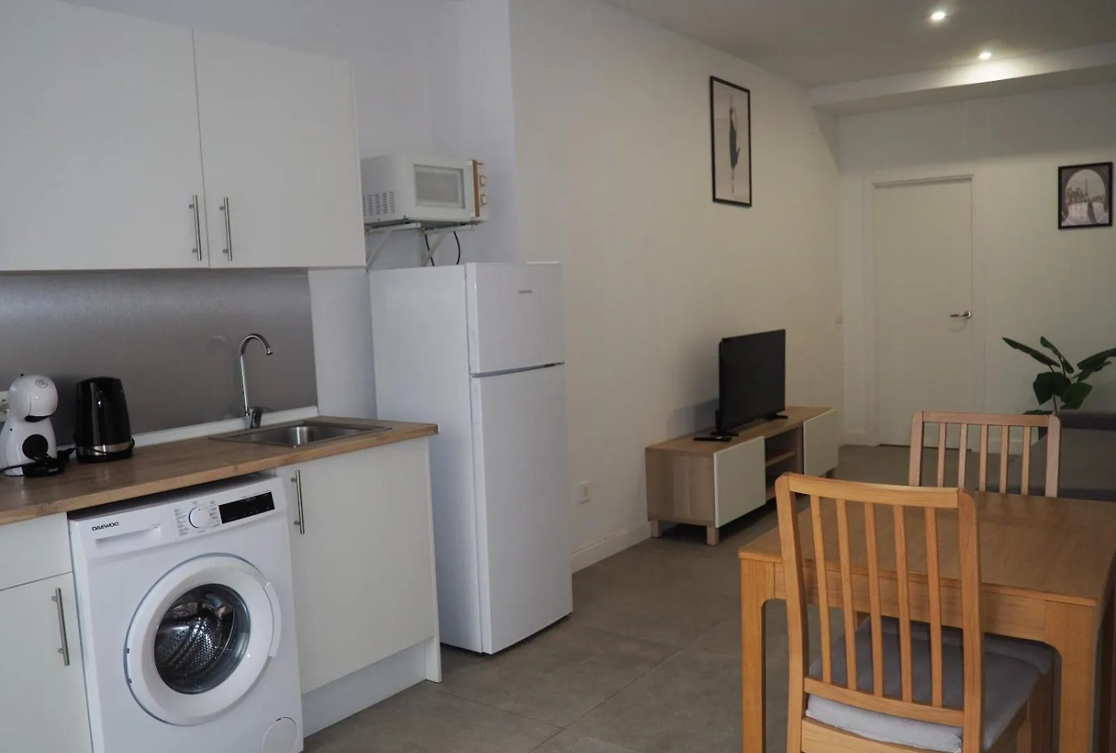 Apartamento A 5 Min Caminando De La Estacion De Bus Y Tren Maria Zambrano Malaga Apartment